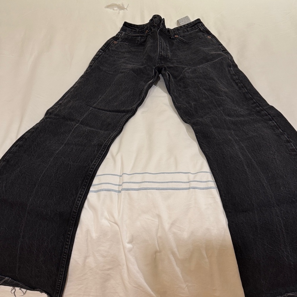 Zara Men's Relaxed Fit Black Jeans